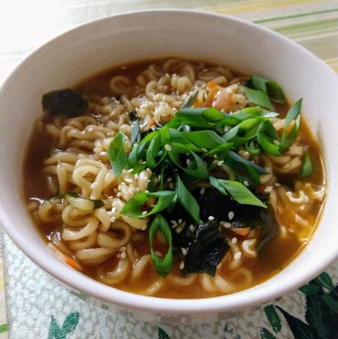 photo of a bowl of ramen soup